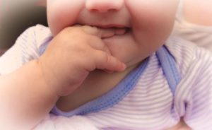 赤ちゃんの口